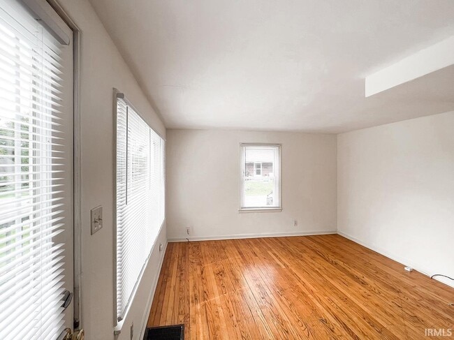 Photo - 330 N Roosevelt St