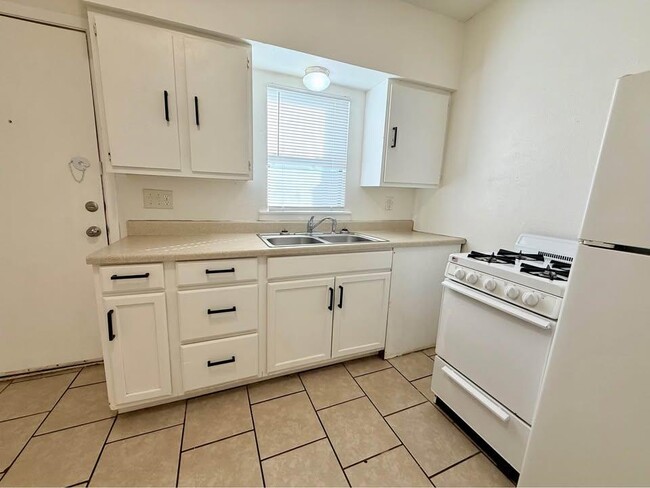 Photo - 614 Sunset Dr