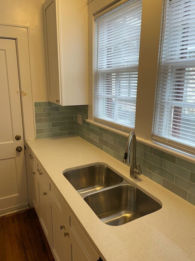 Photo - Newly Remodeled Historic 2/1 within a few ... Unit 3
