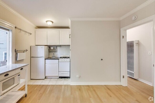 Building Photo - 22 Yosemite Ave Rental