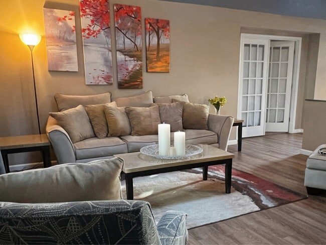 Photo - 723 N 8th St