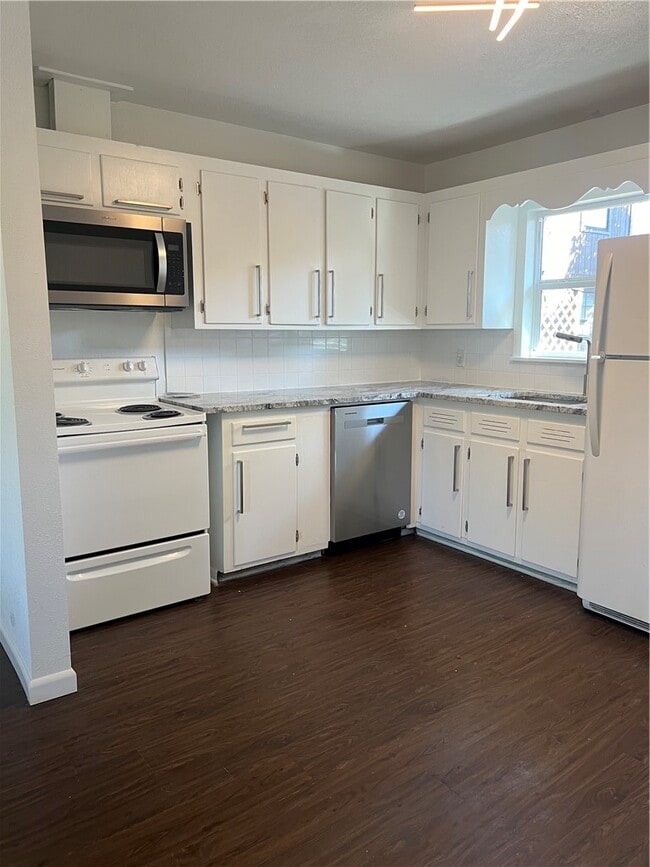 Building Photo - 737 N 12th St Unit B
