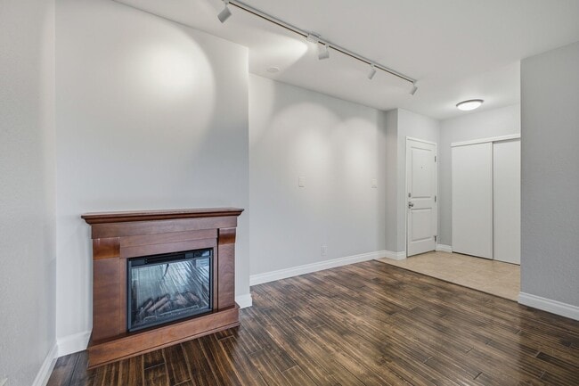 Photo - Bright & Spacious Top-Floor Condo in the Heart of Pasadena