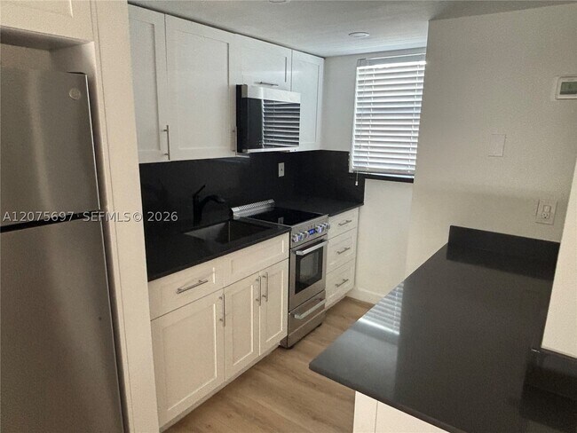 Photo - 1025 SW 6th St Unit 6
