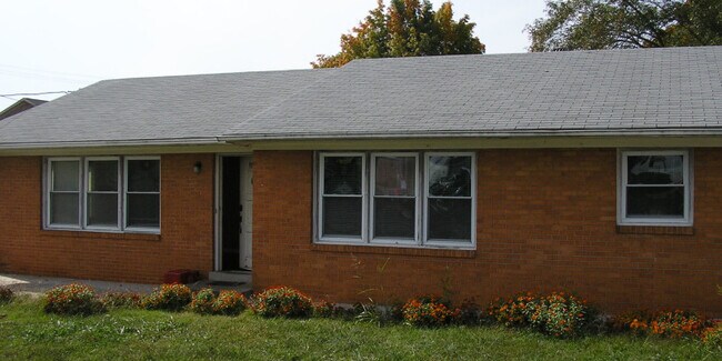 Photo - 909 Cabell Dr Unit A