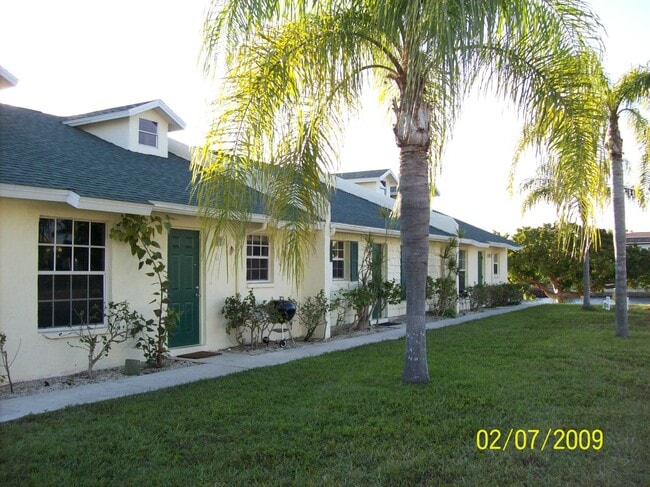 EXTERIOR - 4520 SE 5th Pl Unit #1