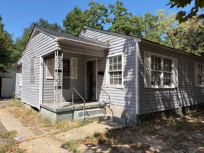 Building Photo - 2726 Lakehurst Ave