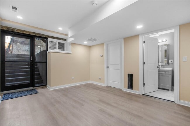 Photo - 1635 N Ashland Ave Unit G