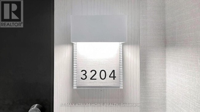 Photo - 7 Golden Lion Heights Unité 3204