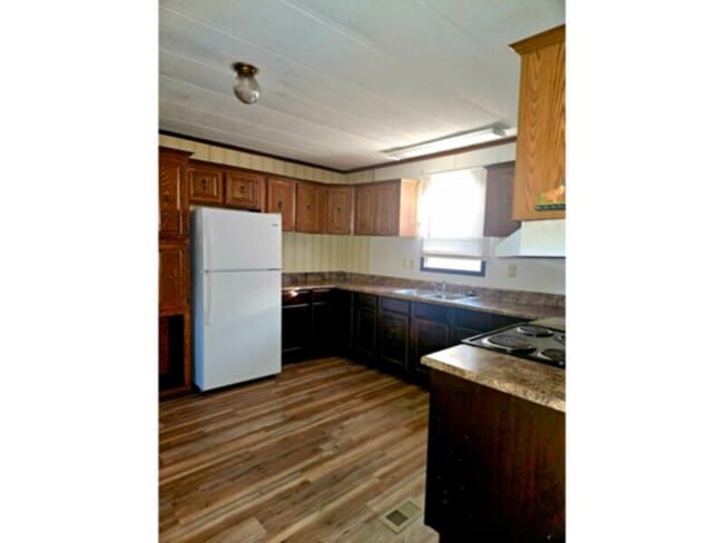 Photo - 649-95a Hwy 95A N