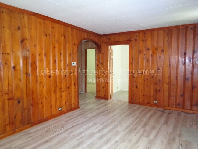 Photo - 621 Washburn Ave