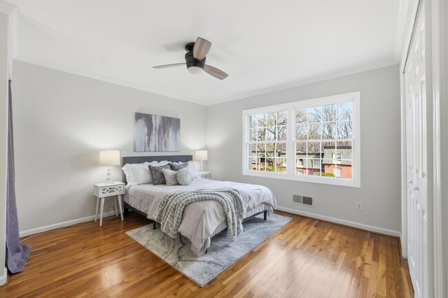 Photo - 8230 Carrleigh Pkwy