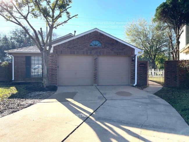 Building Photo - 7707 High Village Dr