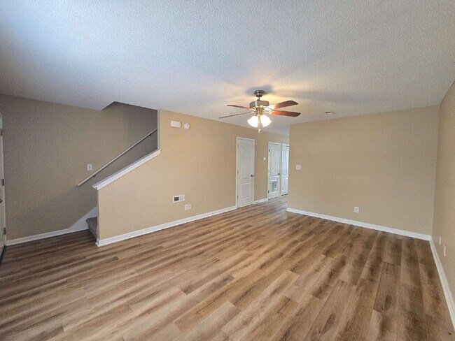 Photo - 541 D Patriot Park Court