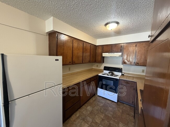 Photo - 507 NE D St Unit 8