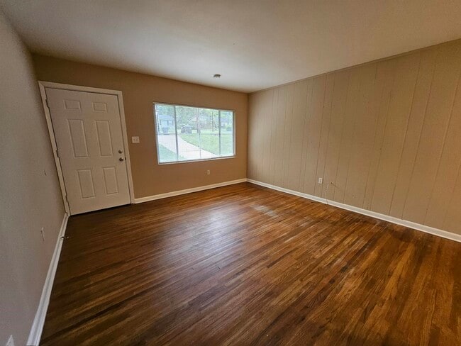 Photo - 1613 Kelly St