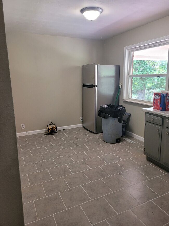 Photo - SPECIAL OFFER HALF OFF FIRST MONTHS RENT!!!!! AVAILABLE NOW!!!!