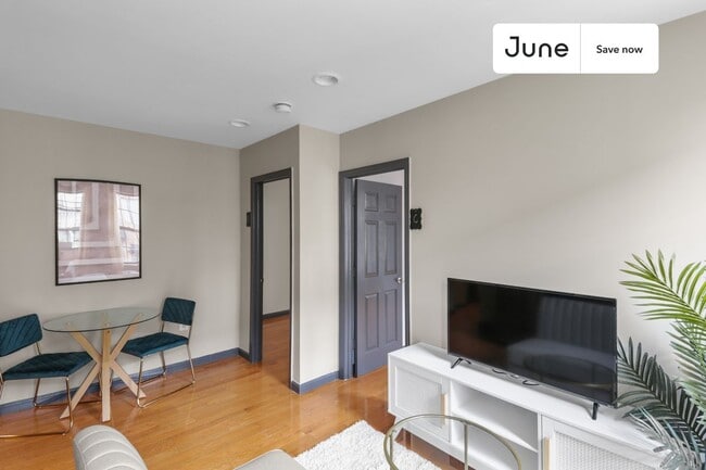 Photo - 226 E 7th St