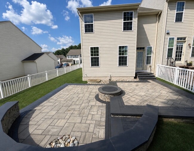 Photo - 2923 Lomond Pl
