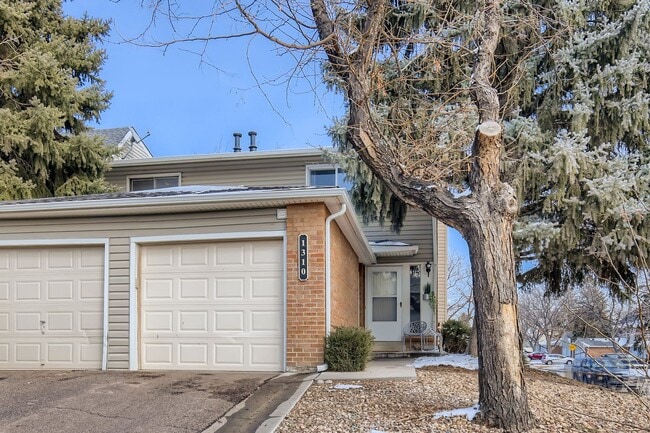 Photo - Corner Unit 2 BDR / 2.5 BA Townhome