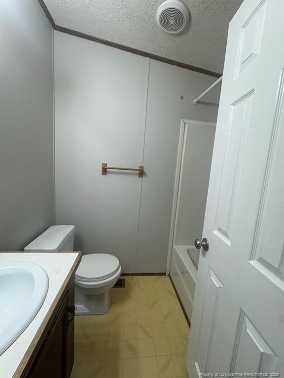Photo - 142 Oak St