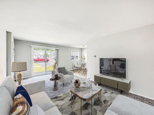 Photo - Regency Court