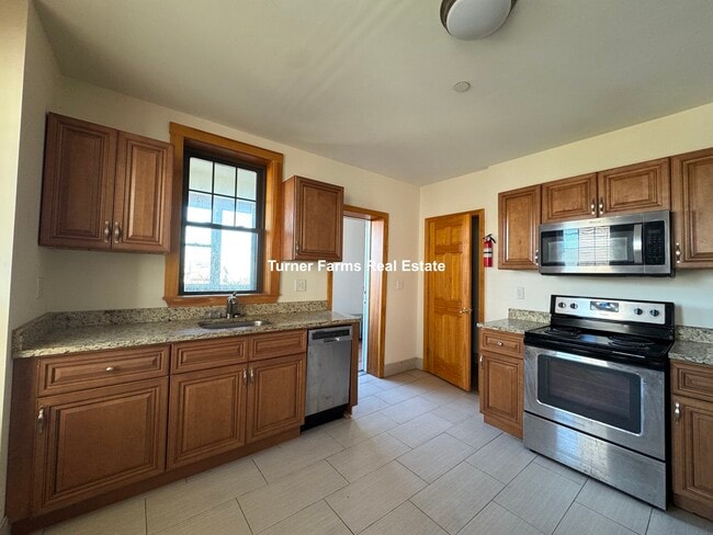 Building Photo - 145 Hillside St Unit 2