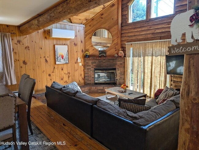 63 N Settlement Rd