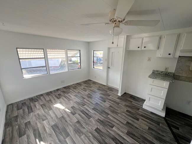 Photo - 616 Cortez Rd W