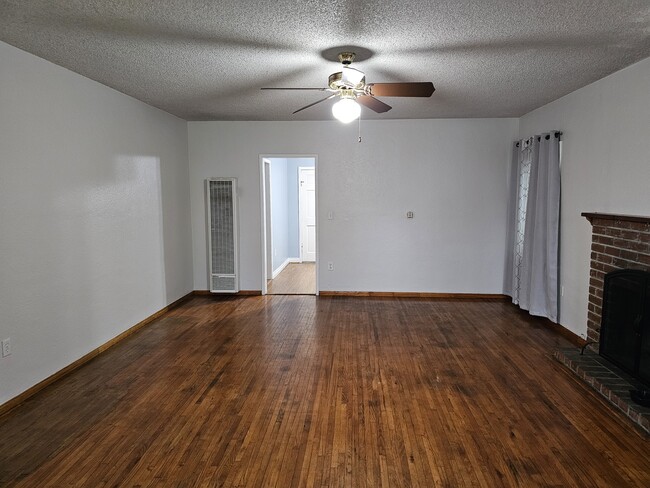 Living Room - 249 W Hampton Ct