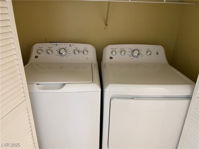 Photo - 1150 N Buffalo Dr Unidad 1041