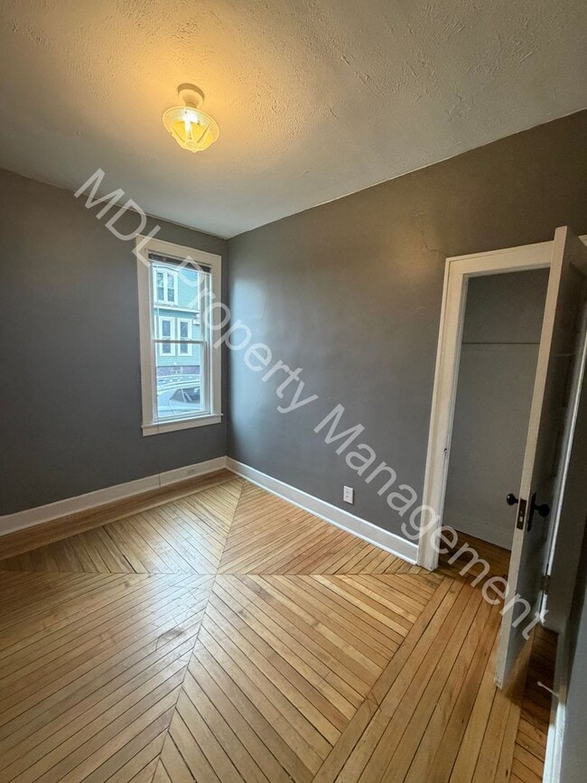 Photo - Spacious 2 bedroom Duplex!!!