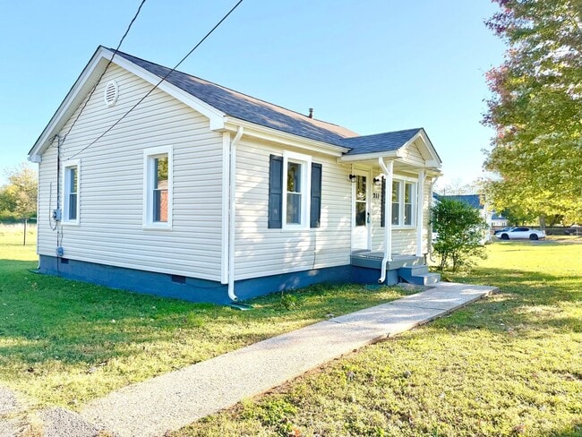 Photo - 211 Sanderson Dr