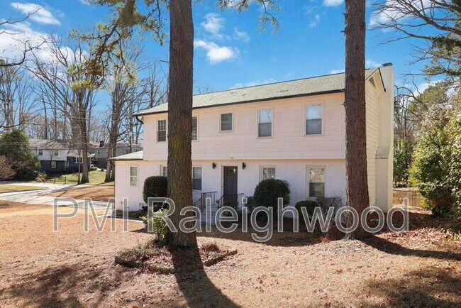 Photo - 322 E Millbrook Rd