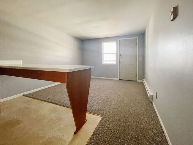 Photo - Near Wabash College Unit 16