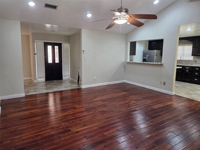 Photo - 15415 Beechnut St