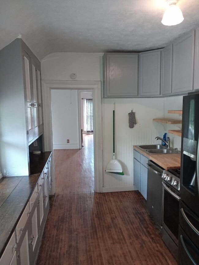 Photo - 303 S 3rd St Unit Upstairs