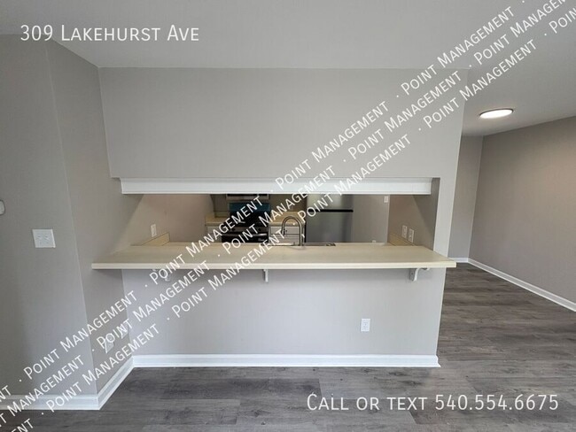 Photo - 309 Lakehurst Ave