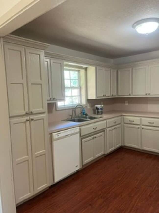 Photo - 109 Center Dr