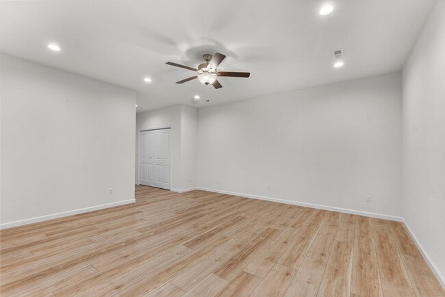 Photo - Bertling 1112 12 Unit 1212