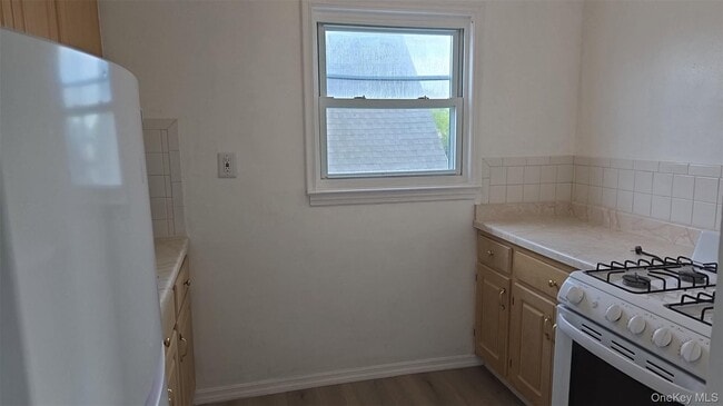 Photo - 120-33 200th St
