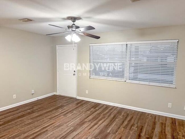 Photo - 6011 Meadow Ln