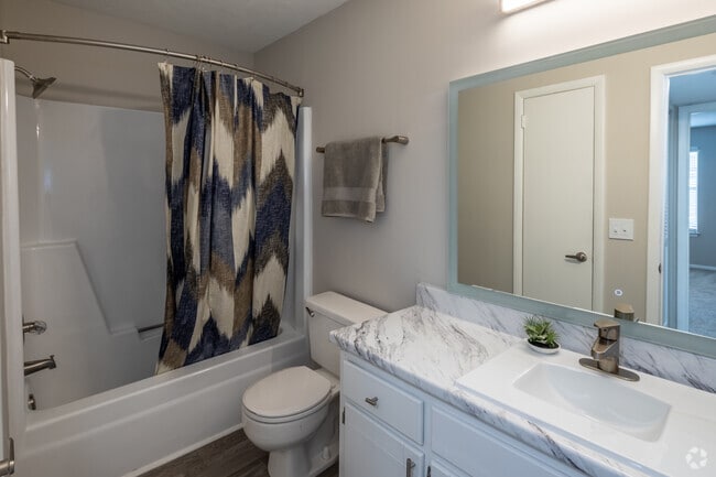 1BR, 1BA - 610SF - The Wembley - Bathroom