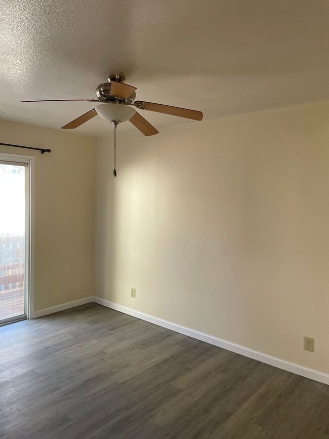 Photo - 3 BED 2 BATH IN SHASTA LAKE