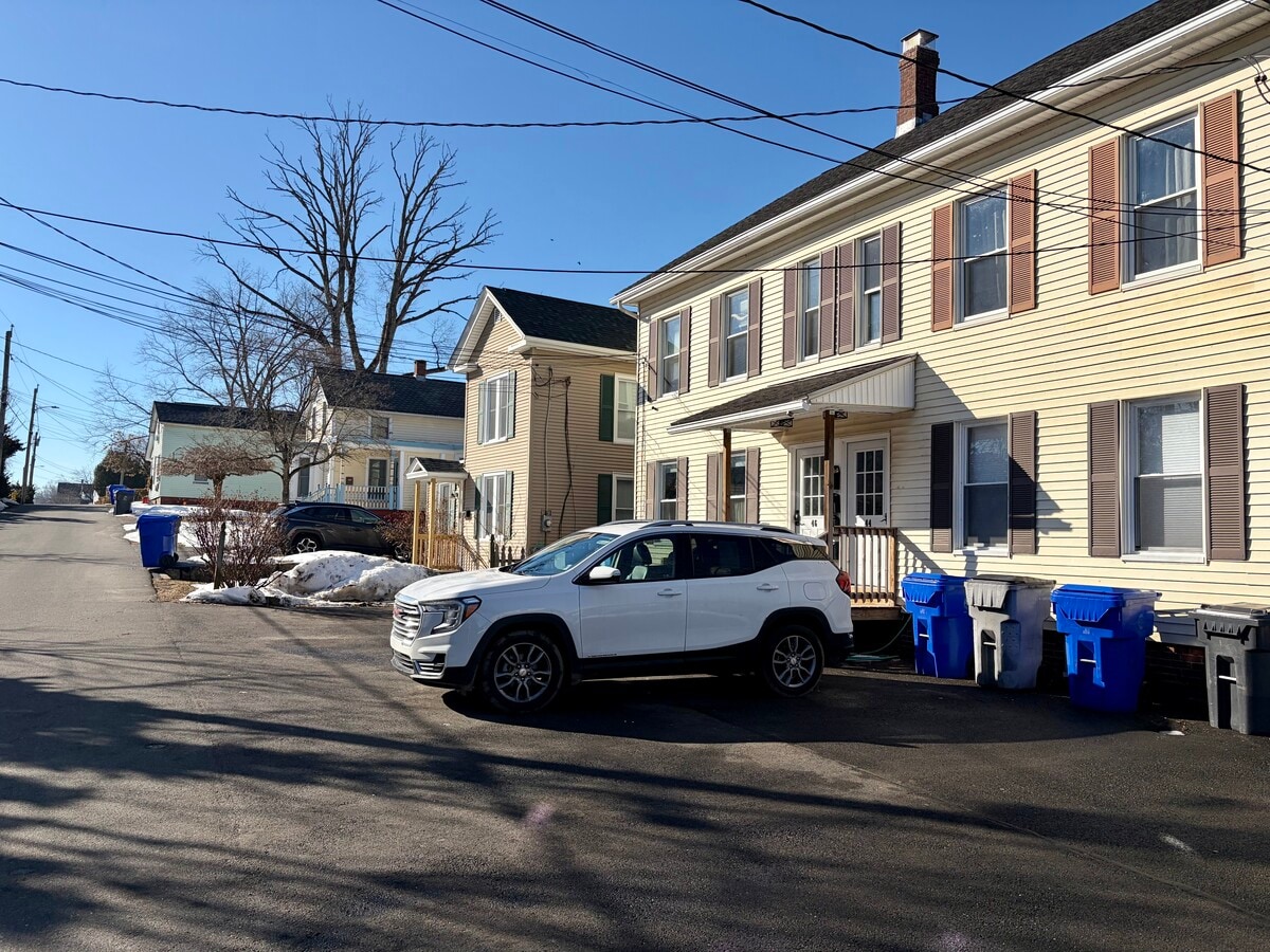 Photo - 44 S River St