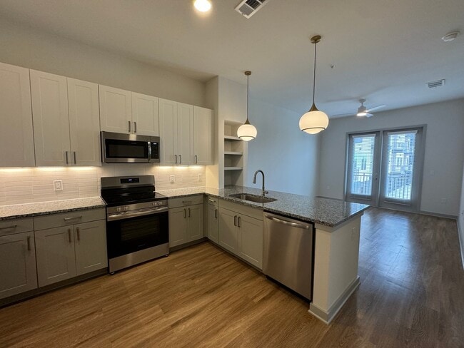 Building Photo - 4700 Lakeside Holw St Unit 7106
