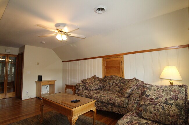 Living room - 78 Elm St