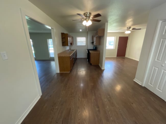 Photo - 1007 W Louisa Ave