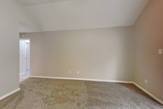 Photo - 64 Hickory Oak Dr