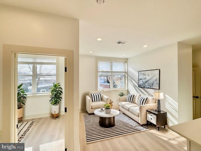 Photo - 1802 11th St NW